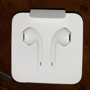 Apple iPhone XR headphones